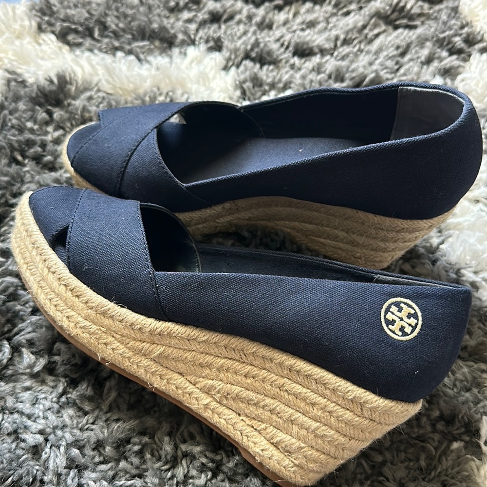 Tory Burch Flipa Wedge Size 8